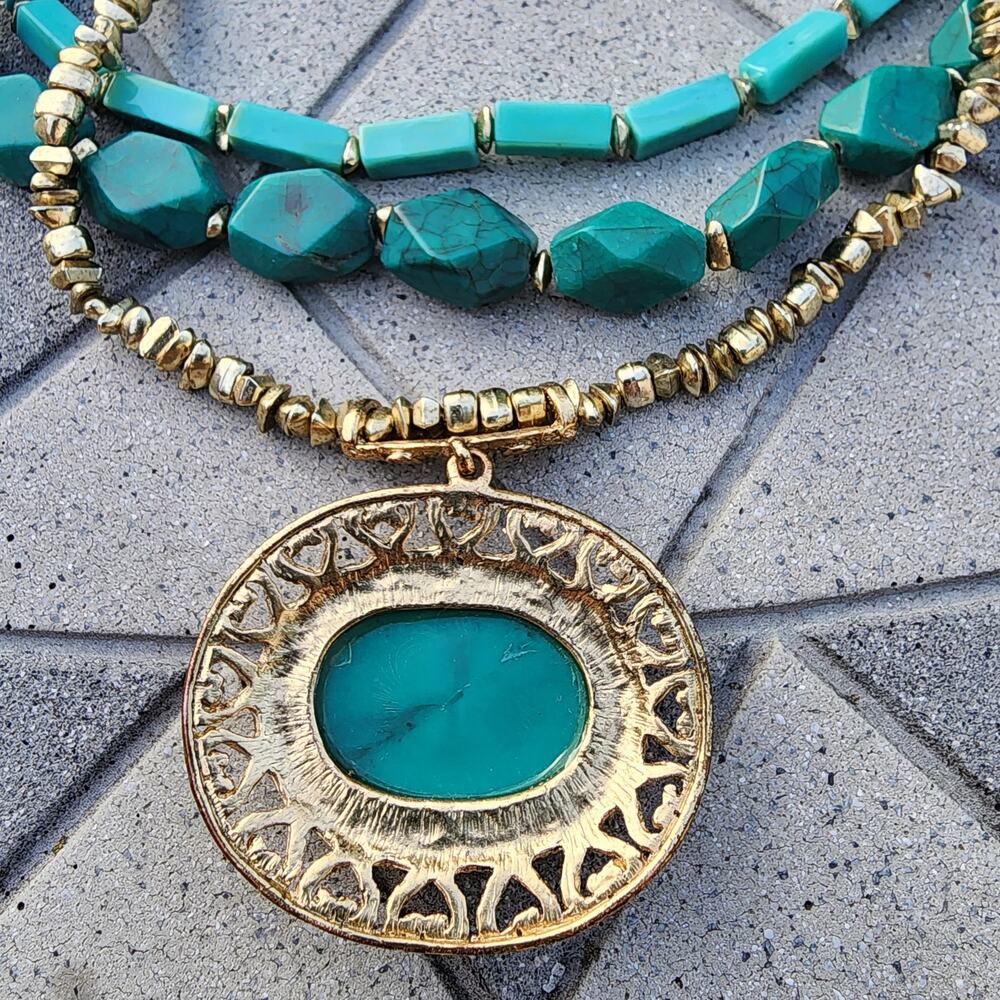 Vintage Triple Contrast Strand Faux Turquoise Medallion Statement Necklace - Picture 9 of 11